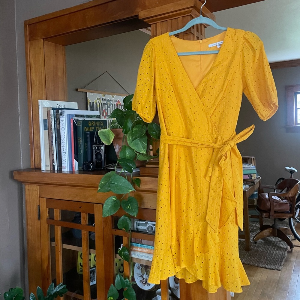 Julia Jordan yellow summer dress